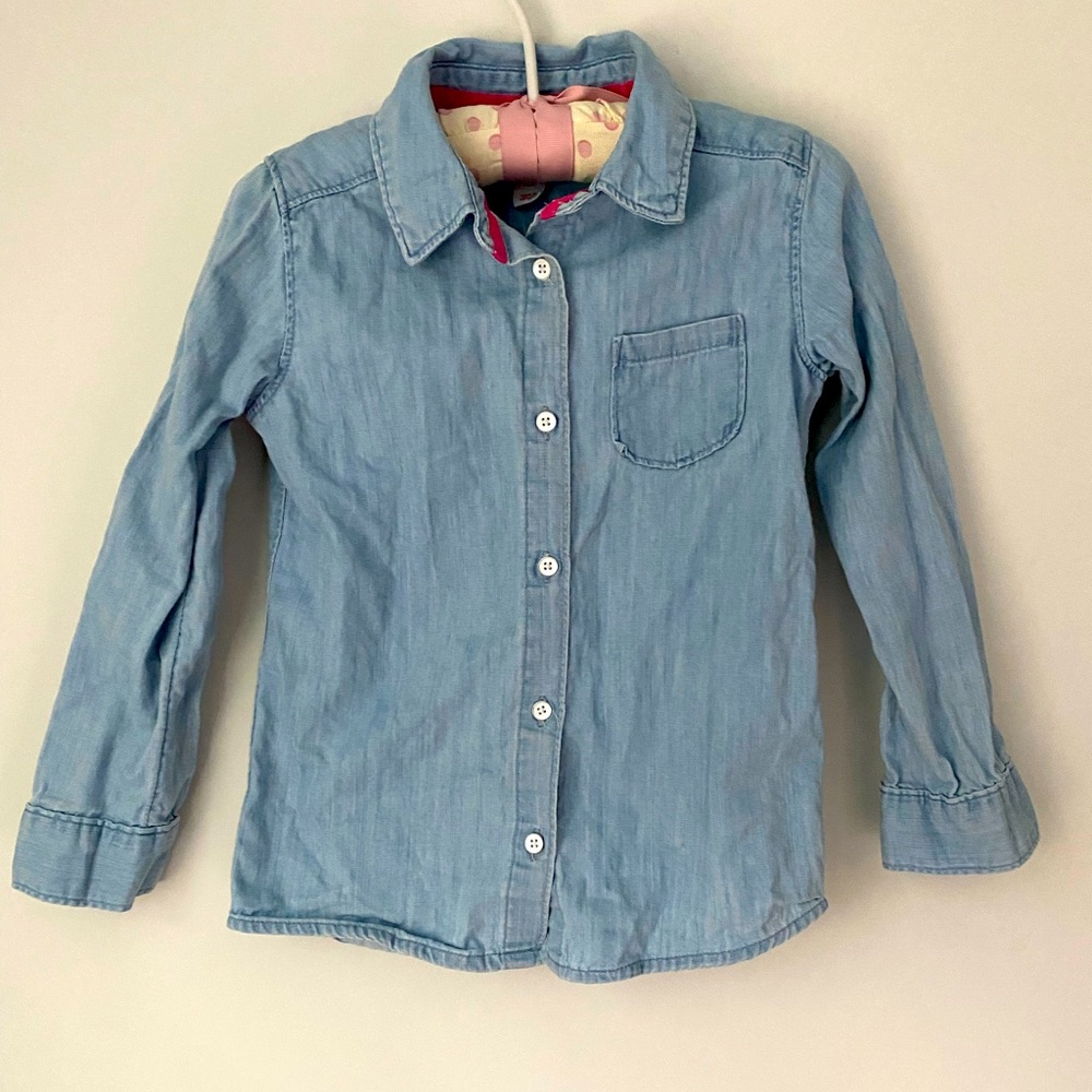 Size 5T cat and Jack Demi long sleeve shirt with bottoms on front